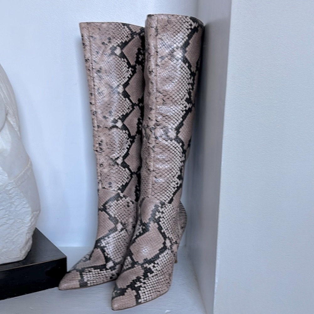 New - Gorgeous Kathleen Natural Snake boots!